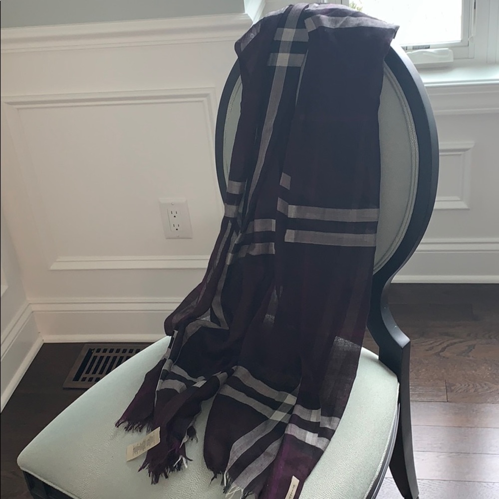 Beautiful large authentic Burberry scarf purple